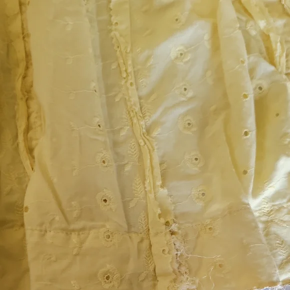 Yellow Eyelet Lace Trim Skirt - Picture 4 of 7